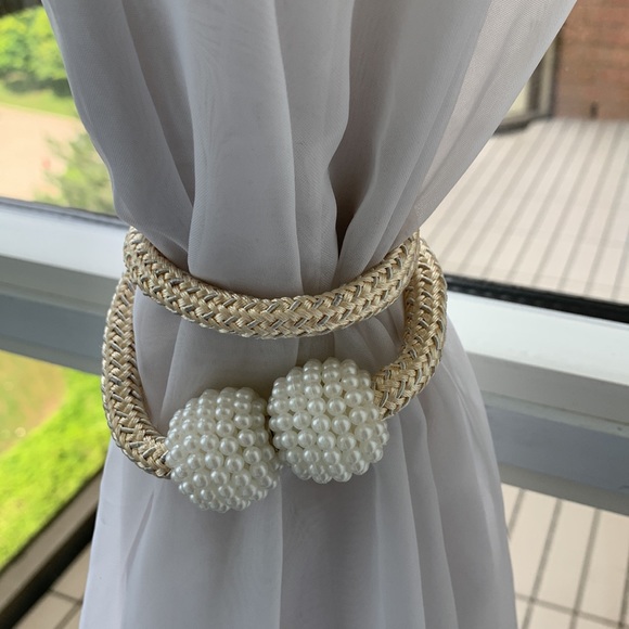 2 curtain holders - Picture 2 of 4